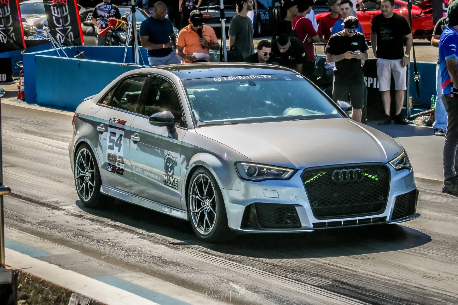 Audi A3 da Nuke Performance na pista de arrancada